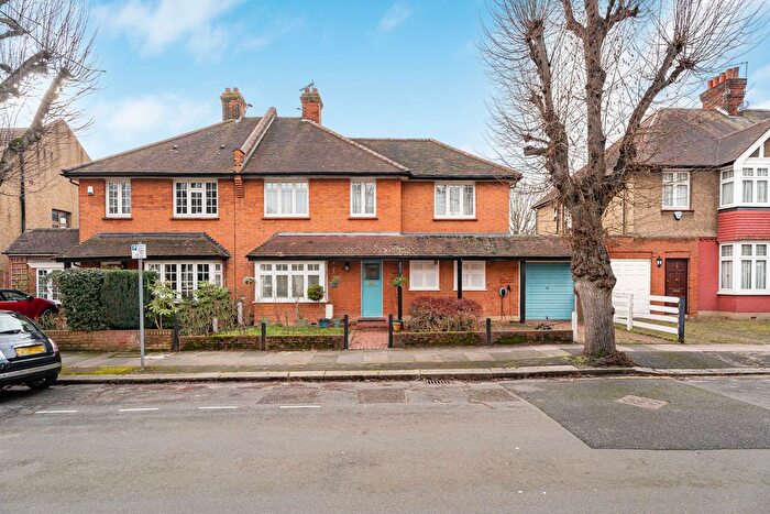 4 Bedroom Semi Detached House For Sale In Abbey Road, Enfield, EN1
