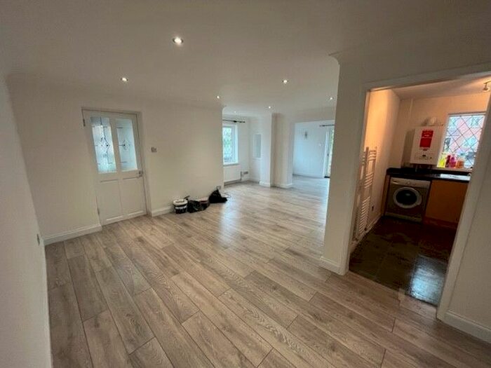 2 Bedroom Semi-Detached House To Rent In Longacres, St.Albans, AL4