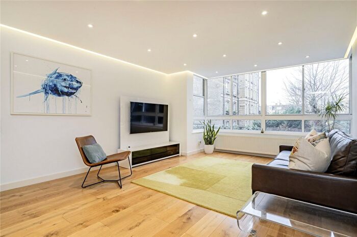 2 Bedroom Flat To Rent In Cheyne Walk, London, SW3