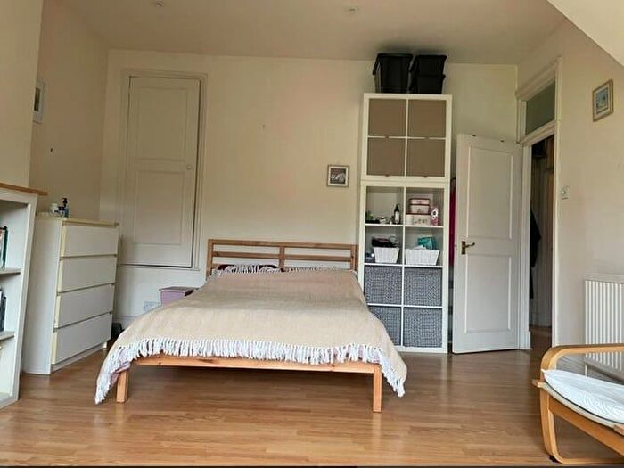 1 Bedroom Flat To Rent In Willesden Green, London, NW2