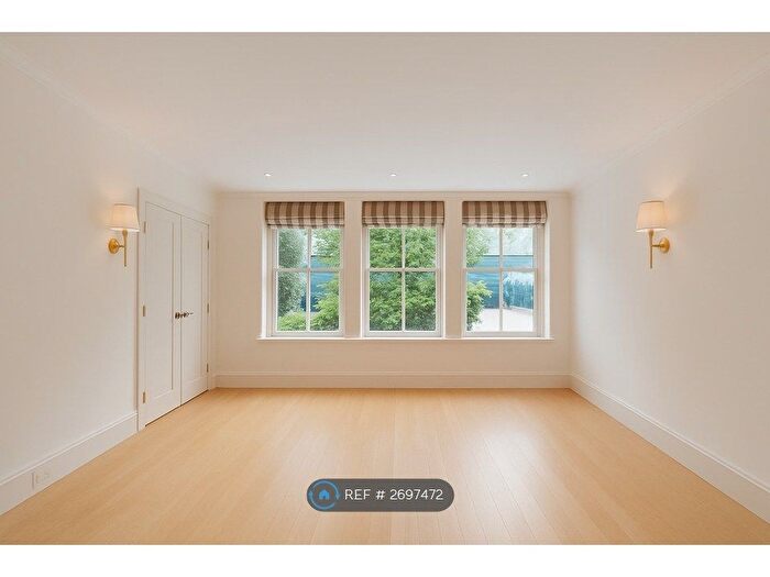 Studio To Rent In Coleridge Gardens, London, SW10