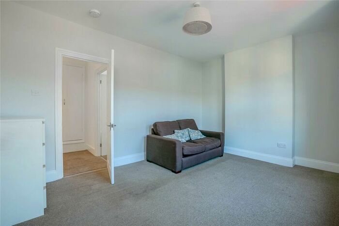 1 Bedroom Flat To Rent In White Hart Lane, Barnes, SW13