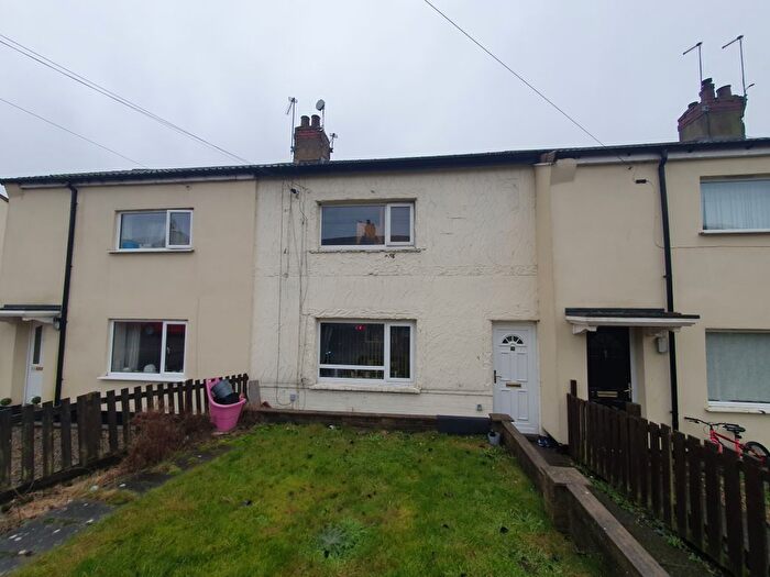 3 Bedroom Town House For Sale In Waterloo Grove, Pudsey, LS28