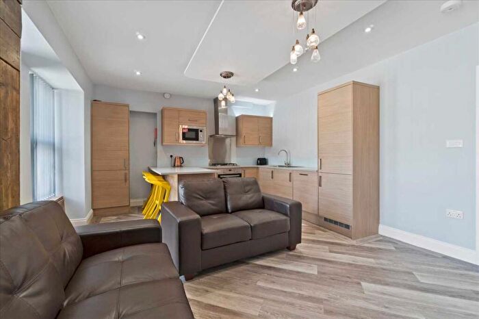 4 Bedroom Apartment To Rent In Ford Park Road, Plymouth, PL4