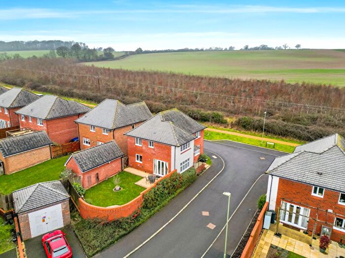 4 Bedroom Detached House For Sale In Northdown Way, Alton, GU34