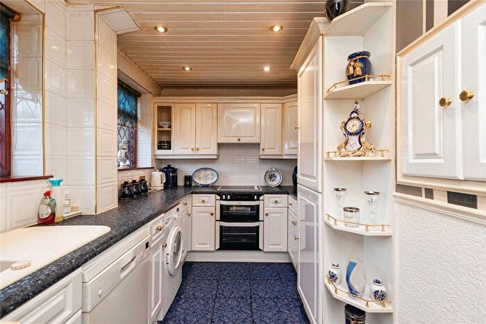 3 Bedroom Terraced House For Sale In Westmorland Drive, Stockport, Greater Manchester, SK5