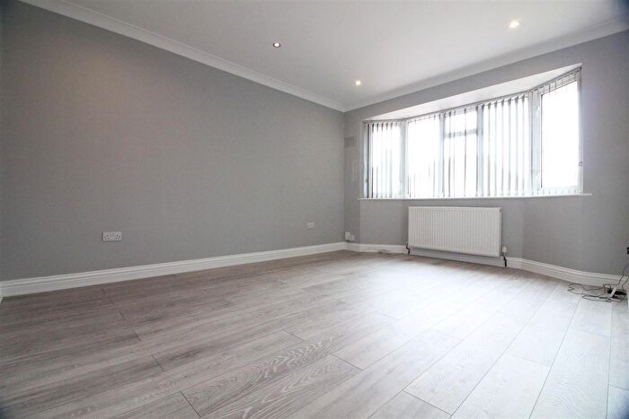 4 Bedroom Semi Detached Bungalow To Rent In Camborne Way, Heston, TW5