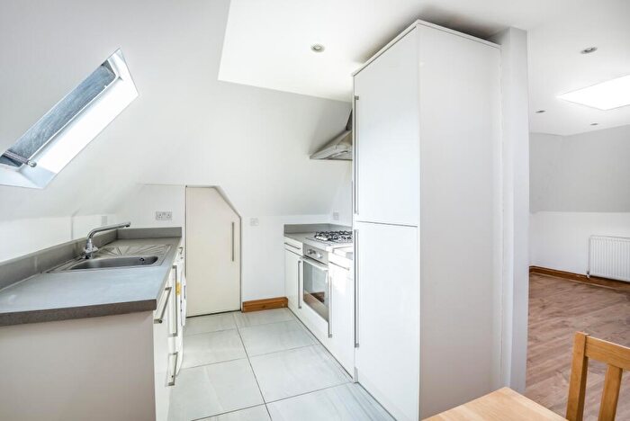 1 Bedroom Flat To Rent In Ossulton Way, London, N2