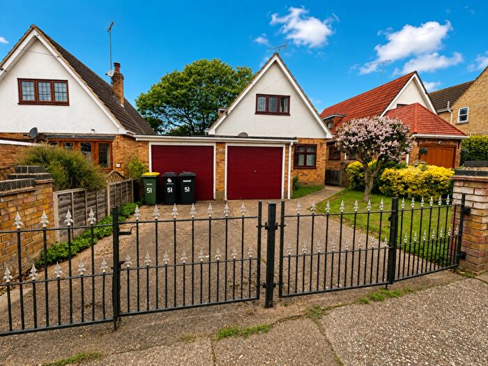 3 Bedroom Detached House For Sale In Victoria Avenue, Rayleigh, Essex, SS6