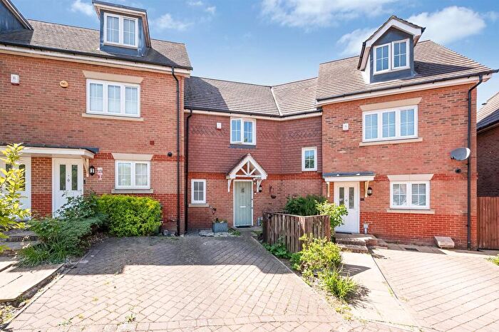 4 Bedroom Terraced House For Sale In Ash Close, Banstead, SM7