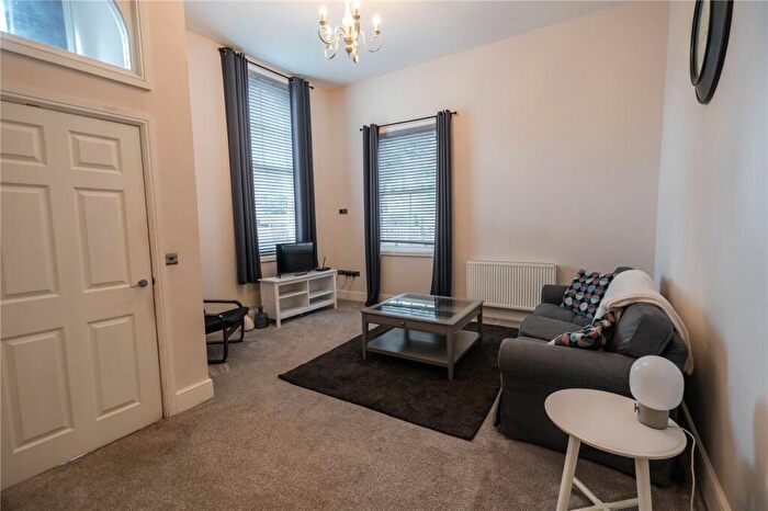 2 Bedroom Apartment To Rent In Abbey Road, Grimsby, North East Lincolnshir, DN32