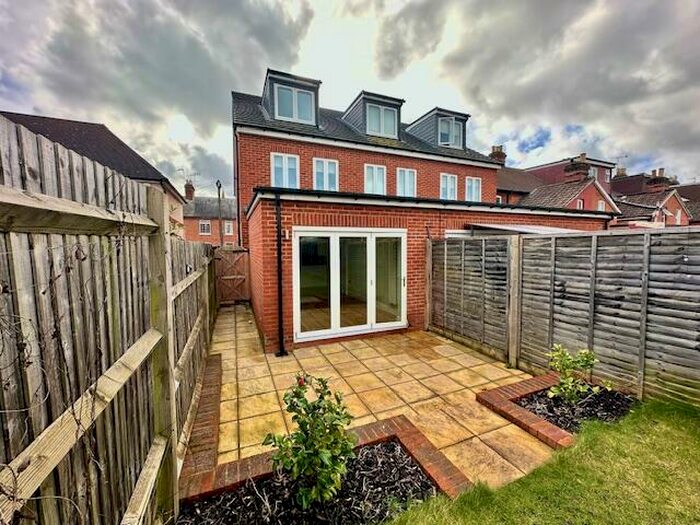 3 Bedroom House To Rent In Cordwallis Road, Maidenhead, SL6