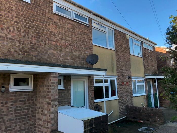 3 Bedroom Terraced House To Rent In West Way, Wick, Littlehampton, BN17
