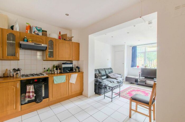 5 Bedroom Property To Rent In Blanchedowne, Denmark Hill, London, SE5