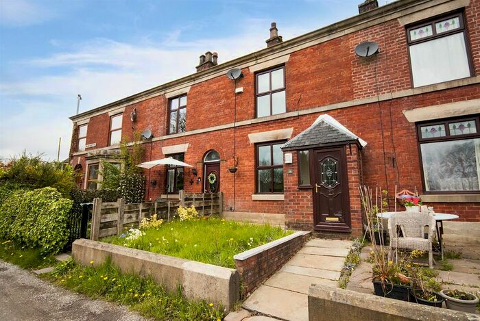 2 Bedroom Property To Rent In Pleasant Street, Walshaw, Bury, BL8