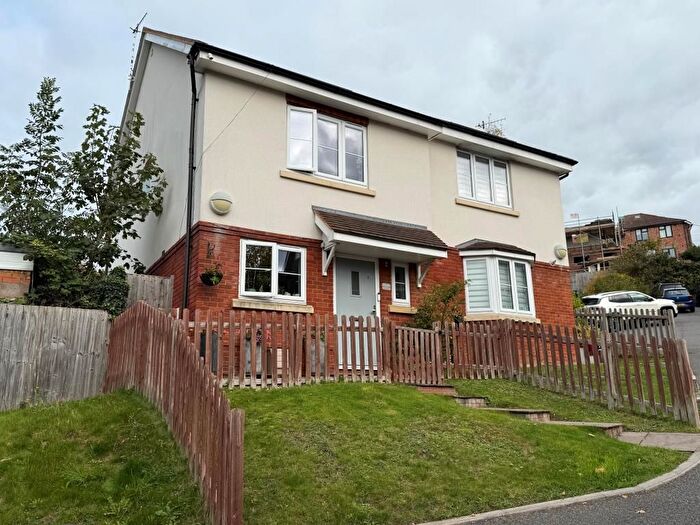 3 Bedroom Semi-detached House To Rent In Hillview Gardens, High Wycombe, HP13