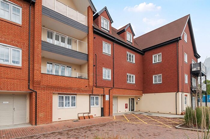 2 Bedroom Flat For Sale In Scotia Court, Station Road North, Merstham, RH1