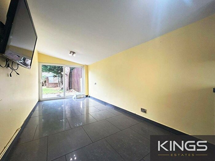 6 Bedroom Detached House To Rent In Westbourne Crescent, Southampton, SO17
