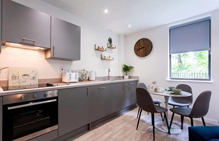 1 Bedroom Flat To Rent In Castle Street, Taunton, TA1