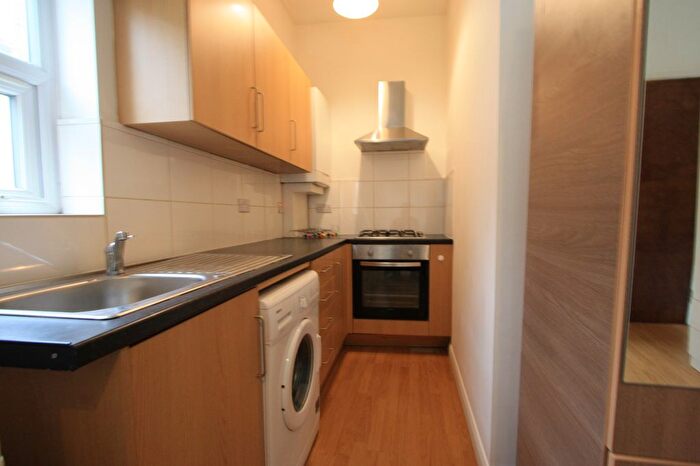 Studio To Rent In North End Road, London, SW6
