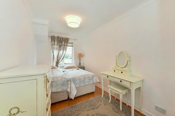 1 Bedroom Flat To Rent In Milton Court, Ranelagh Gardens, SW6