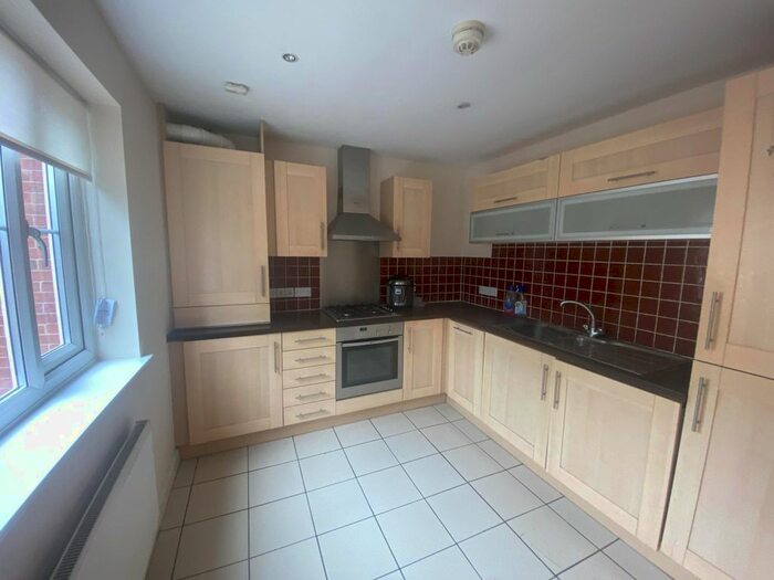 2 Bedroom Flat To Rent In Nether Street, Beeston, NG9