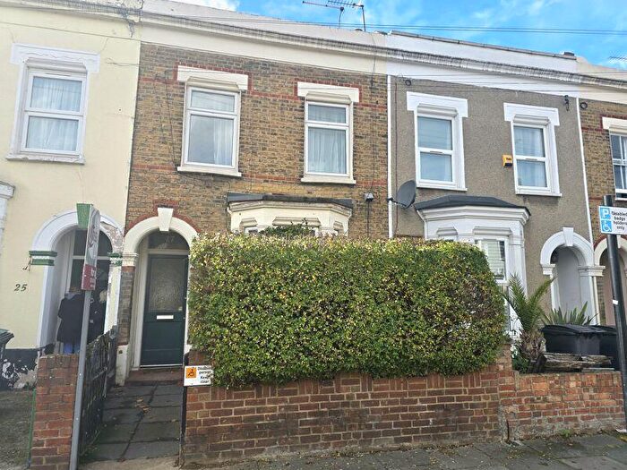 1 Bedroom Flat For Sale In Cunningham Road, London, N15