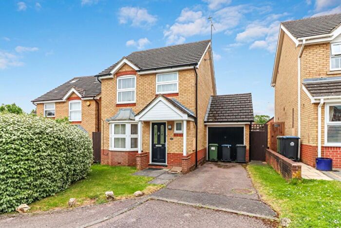 3 Bedroom Detached House For Sale In Laureate Way, Gadebridge, Hemel Hempstead, Hertfordshire, HP1