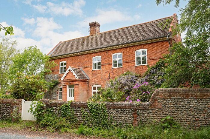 5 Bedroom Detached House For Sale In Banningham, Norfolk, NR11