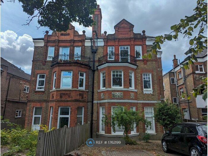 2 Bedroom Flat To Rent In Palace Road, London, SW2