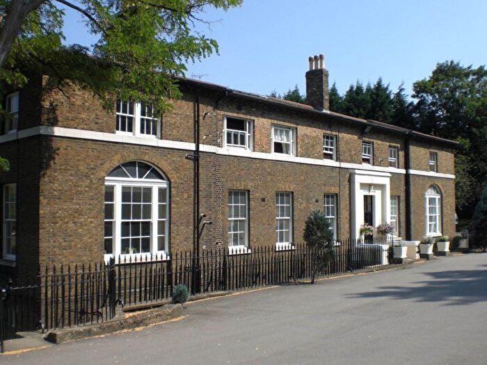 2 Bedroom Flat To Rent In Connaught Mews, Woolwich, SE18