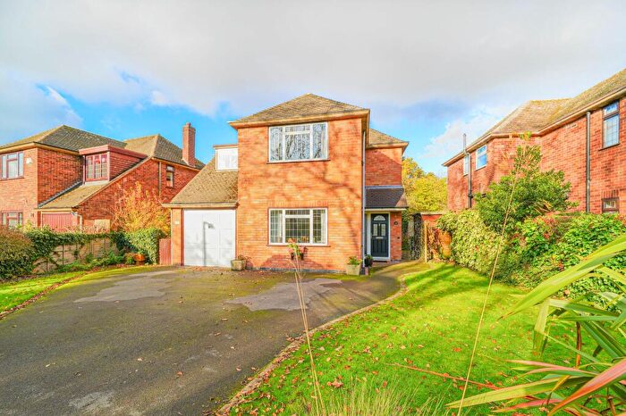 4 Bedroom Detached House For Sale In Needlers End Lane, Balsall Common, CV7