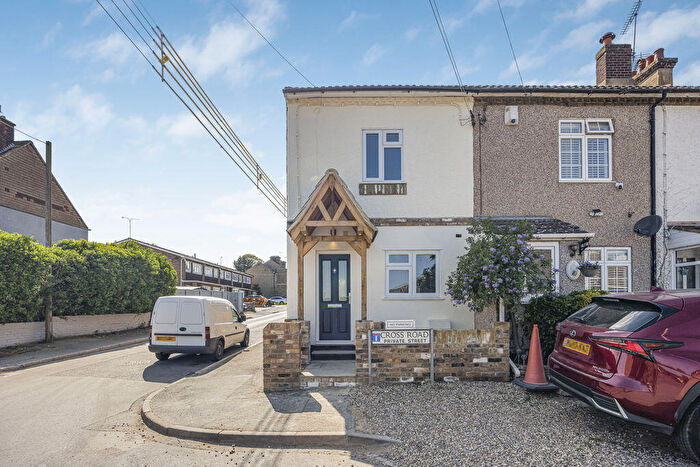 3 Bedroom Terraced House For Sale In Cross Road, Dartford, DA2