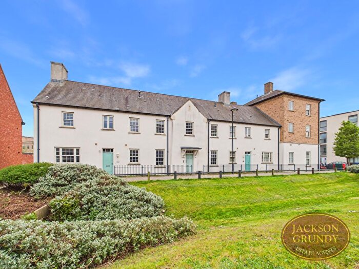 2 Bedroom Flat For Sale In Mill Pond Drive, Upton, NN5