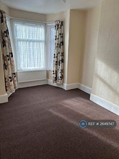1 Bedroom Flat To Rent In Rabbits Road, London, E12