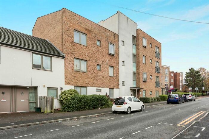 2 Bedroom Flat For Sale In Sydney Road, Sutton, SM1