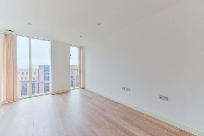 1 Bedroom Flat To Rent In Saffron Square, East Croydon, Croydon, CR0