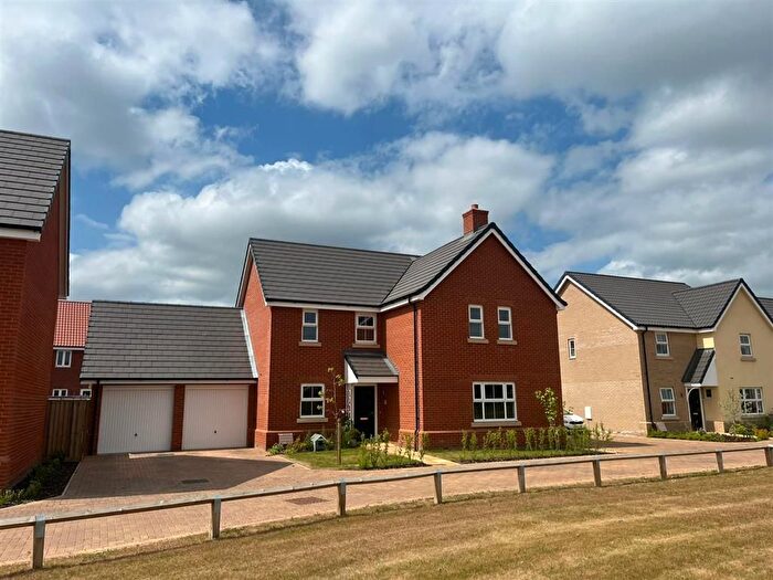 4 Bedroom Detached House For Sale In Sandcliffe Drive, Dereham, NR20