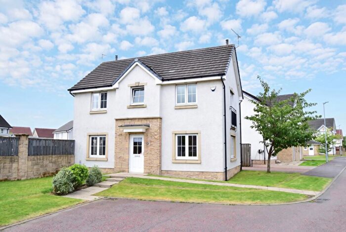 3 Bedroom Detached House For Sale In Penicuik Way, Carntyne, Glasgow, G32