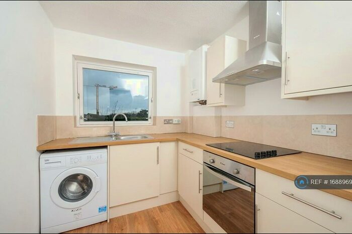 2 Bedroom Flat To Rent In Finsbury Place, Chipping Norton, OX7