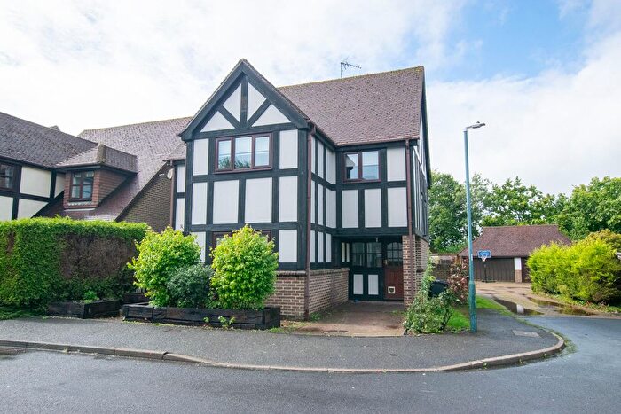 4 Bedroom Property To Rent In Court Meadow Close, Rotherfield, TN6
