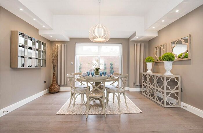 2 Bedroom Apartment To Rent In St. Johns Wood Park, London, NW8