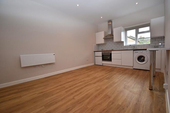 Flat To Rent In Rushey Green, SE6