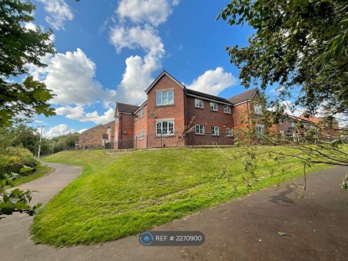 2 Bedroom Maisonette To Rent In Newcroft Drive, Manchester, M9
