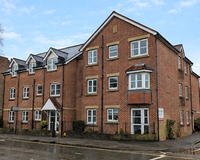 2 Bedroom Flat For Sale In Archers Court, Salisbury, Wiltshire, SP1