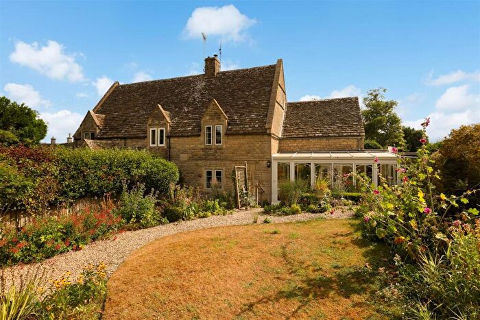 3 Bedroom Semi-Detached House For Sale In Hyde Hill, Chalford, Stroud, GL6