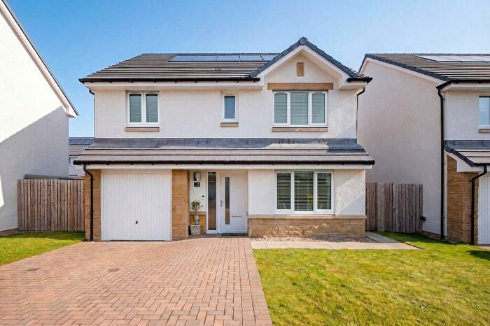 4 Bedroom Detached House For Sale In Railway Gardens, Crieff, Perthshire, PH7