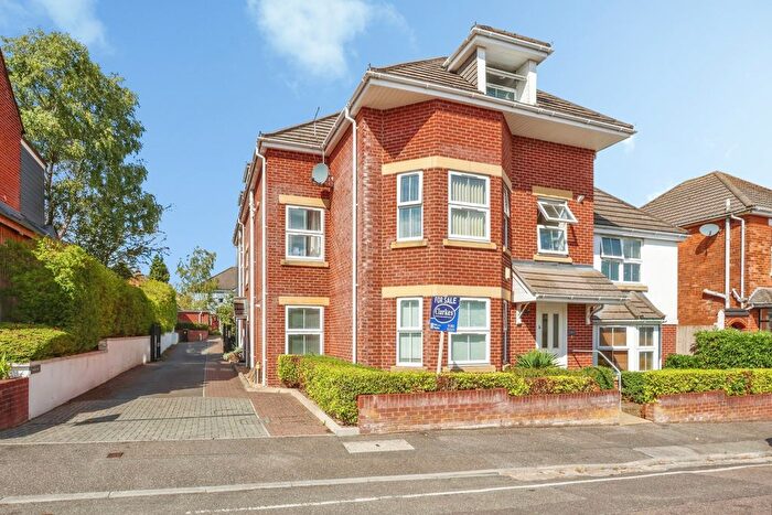1 Bedroom Flat For Sale In Frampton Road, Bournemouth, Dorset, BH9