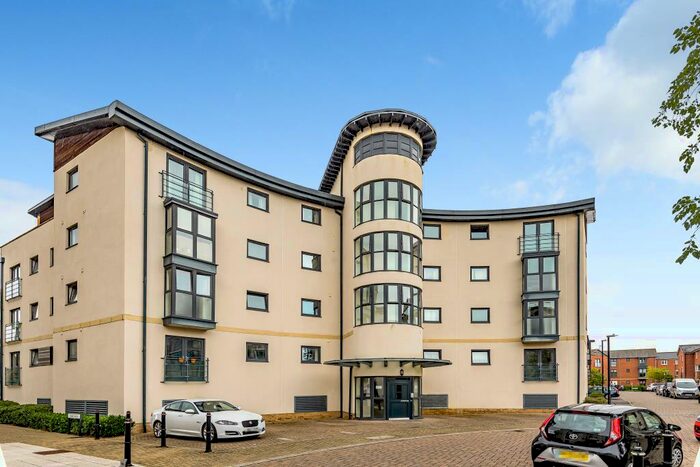 2 Bedroom Apartment To Rent In Ivy Court, Old Town, SN1