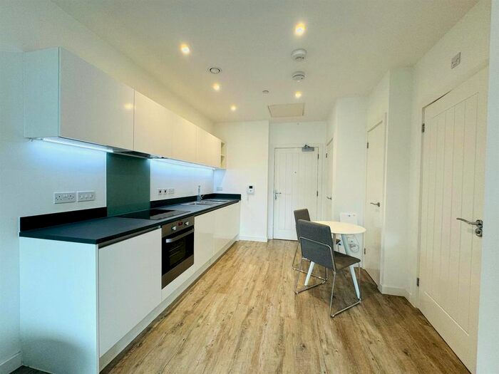 1 Bedroom Flat To Rent In Kings Road, Reading, RG1